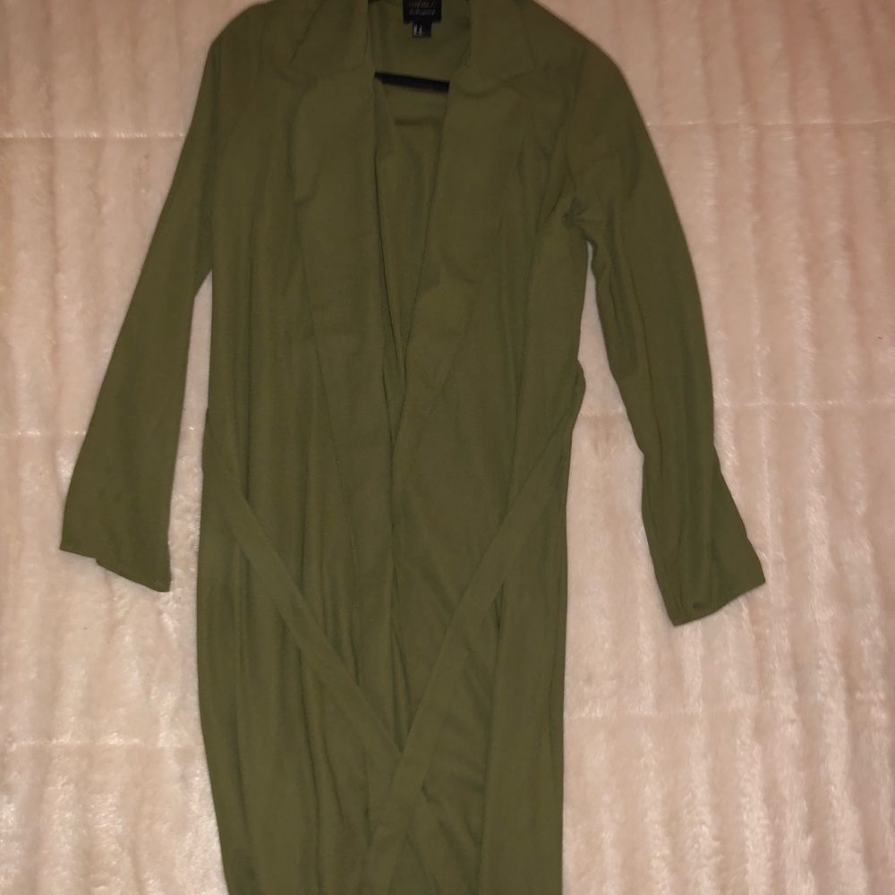 Lightweight trench coat